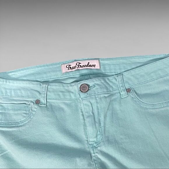 True Freedom  "Leggy" Mint Green Jean/Jegging Size‎ 13 Juniors - Picture 2 of 8